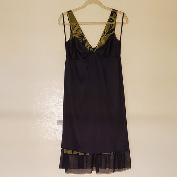 Evening cocktail black-and-marsh dress, deep V-neckline. Size 8 - Picture 6 of 8